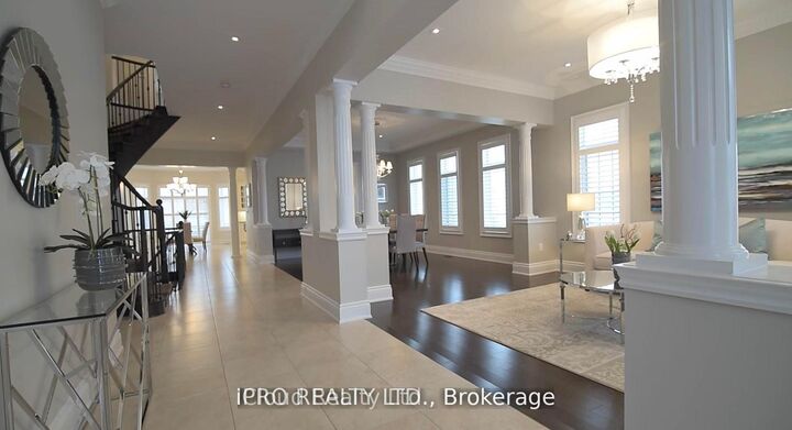 Property Photo:  5116 Summersky Court  ON L5M 0R3 