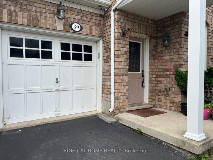 Property Photo:  39 Golden Iris Crescent  ON L8B 0R6 