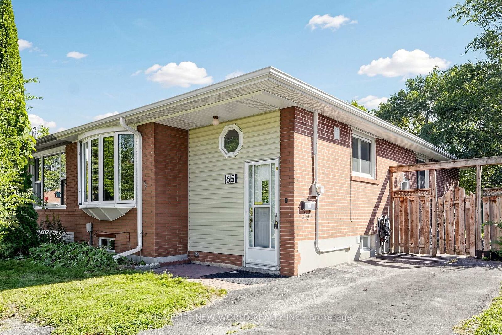 Property Photo:  65 Walter Avenue  ON L3Y 2T4 