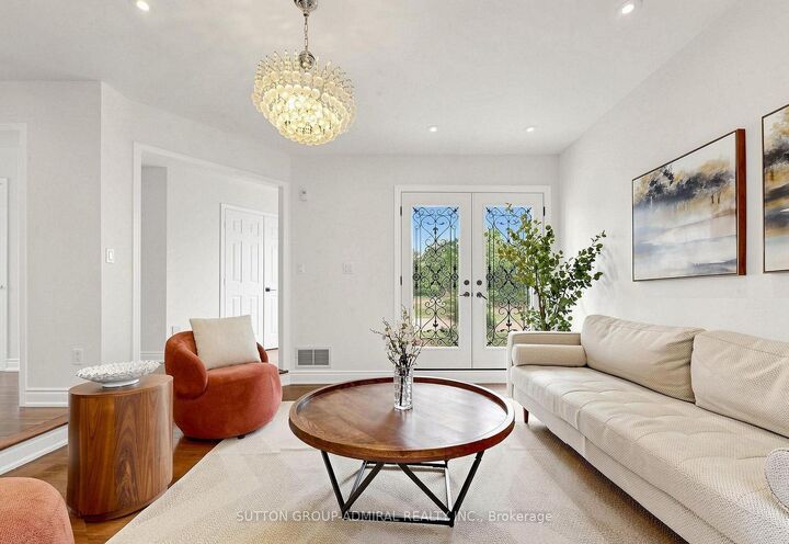 Property Photo:  64 Leno Mills Avenue  ON L4S 1C3 