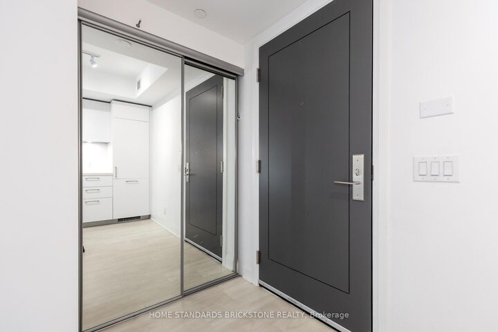 Property Photo:  33 Frederick Todd Way 429  ON M4G 0C9 