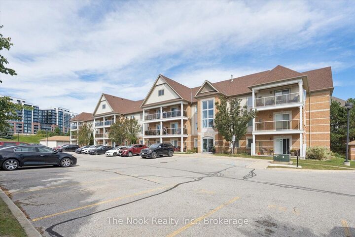 Property Photo:  124 Aspen Springs Drive 306  ON L1C 0G8 