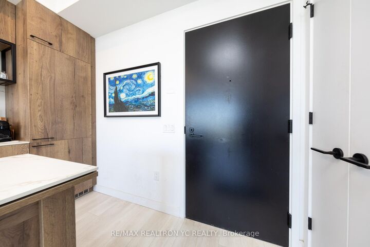 Property Photo:  505 Richmond Street W 1210  ON M5V 1Y3 