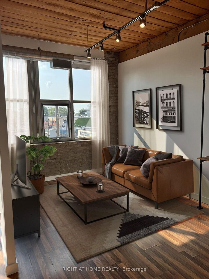 Property Photo:  2154 Dundas Street W 406  ON M6R 1X3 