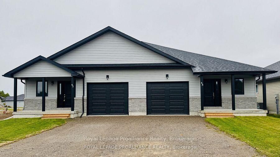 Property Photo:  44 Mackenzie John Crescent  ON K0K 1H0 