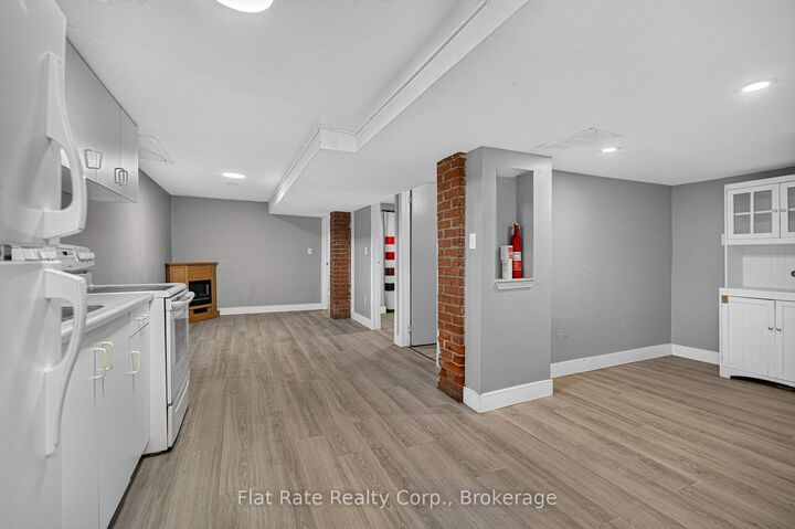 Property Photo:  660 George Street N #3  ON K9H 3S8 