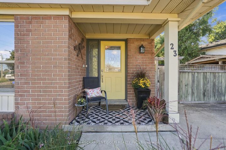Property Photo:  23 Autumn Place  ON L2P 3W3 