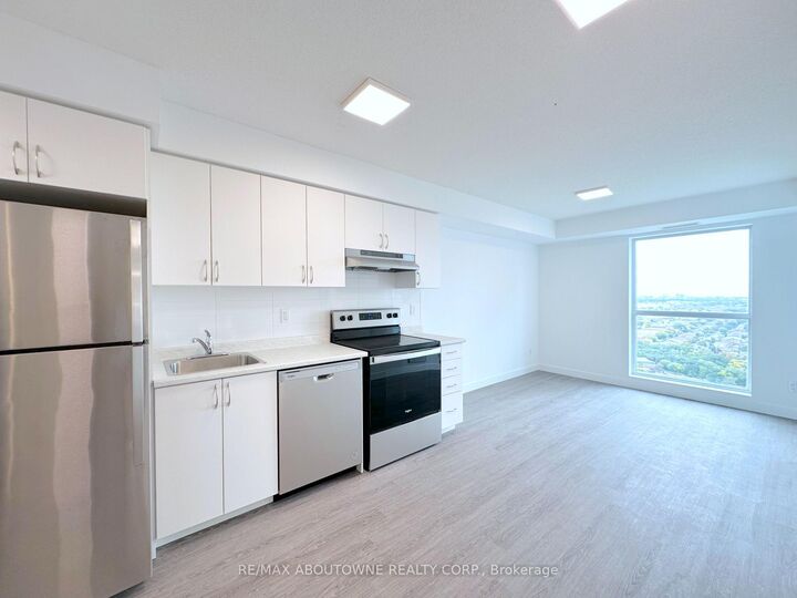 Property Photo:  5 Zappacosta Drive 2504  ON M9M 0G9 