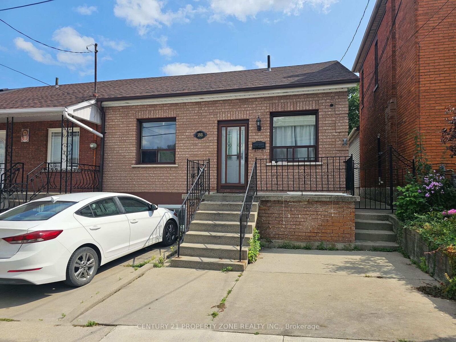 Property Photo:  188 Hess Street N  ON L8R 2T4 