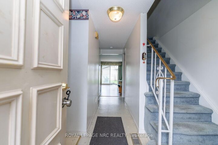 Property Photo:  242 Lakeport Road 1  ON L2N 6V2 