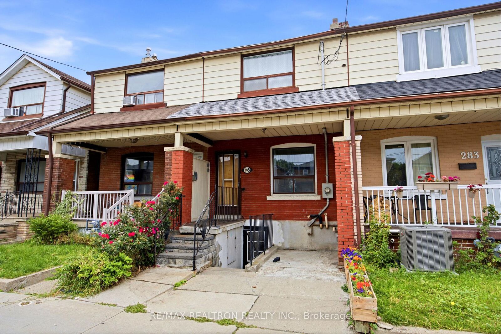 Property Photo:  285 Oakwood Avenue 1  ON M6E 2V3 