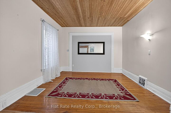 Property Photo:  660 George Street N #2  ON K9H 3S8 