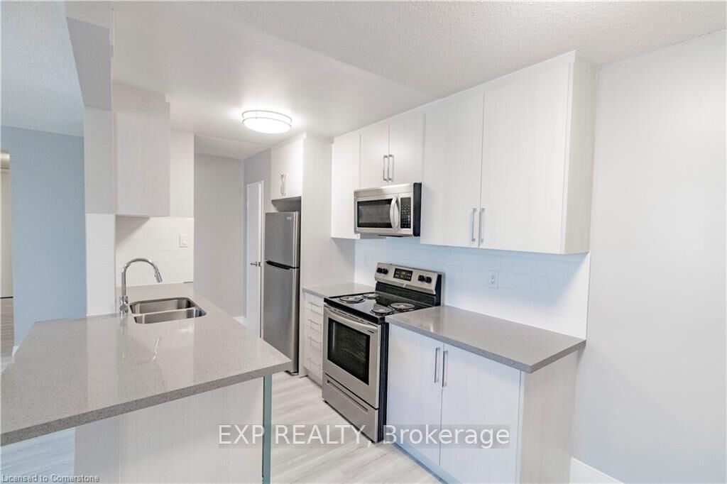 Property Photo:  4422 Huron Street 601  ON L2E 7C8 