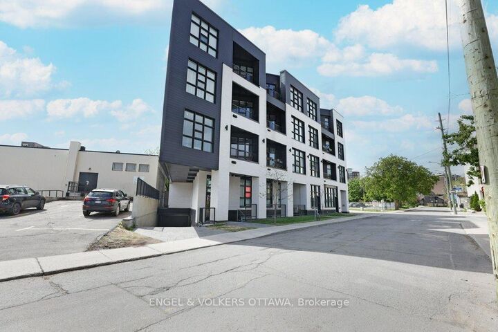 Property Photo:  101 Pinhey Street 104  ON K1Y 1T7 