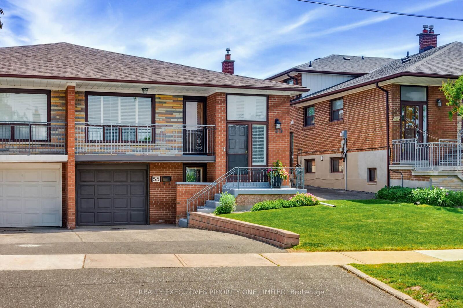 Property Photo:  55 Picaro Drive  ON M3N 2B6 