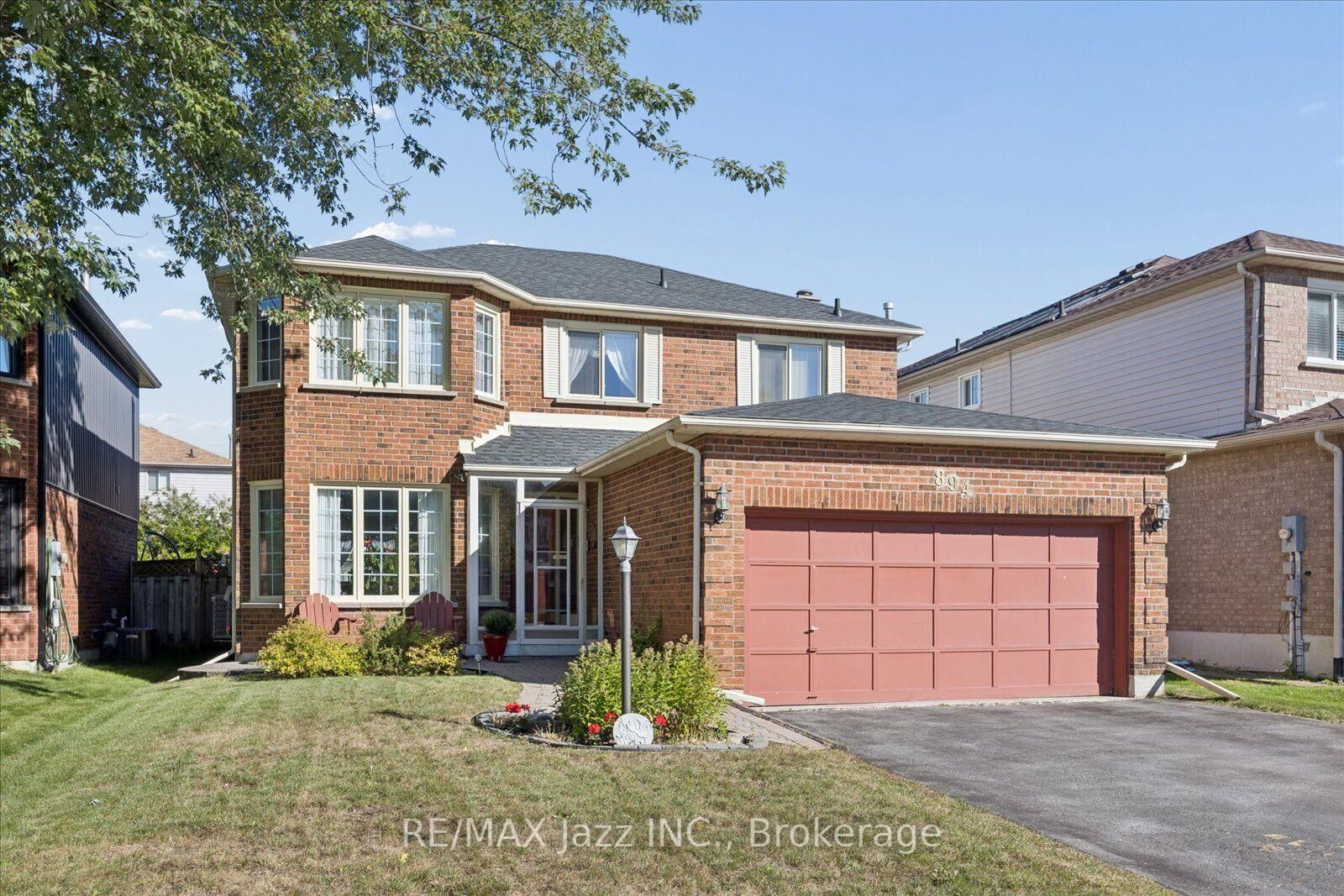 Property Photo:  894 Grandview Street N  ON L1K 2E3 