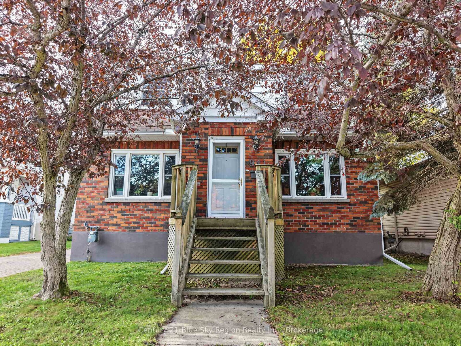 Photo de la propriété:  941 Main Street W  ON P1B 2W2 