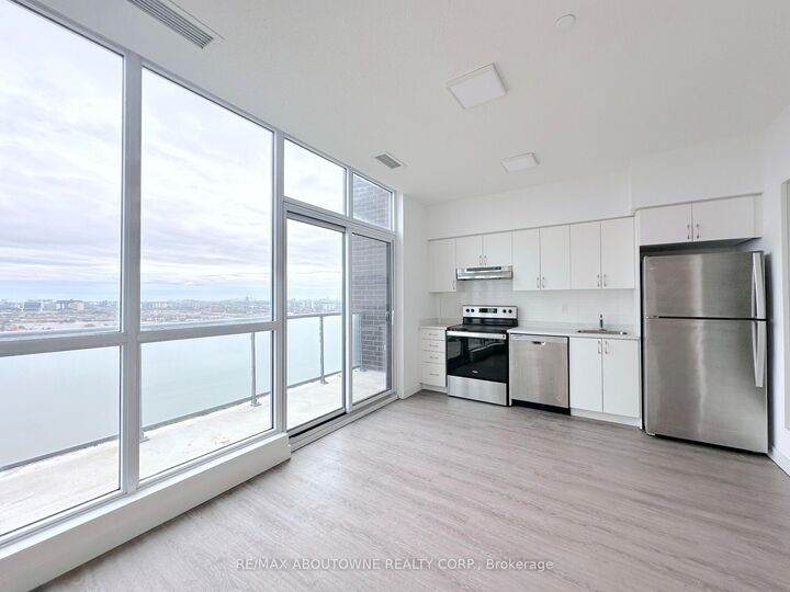 Property Photo:  5 Zappacosta Drive 2602  ON M9M 0G9 