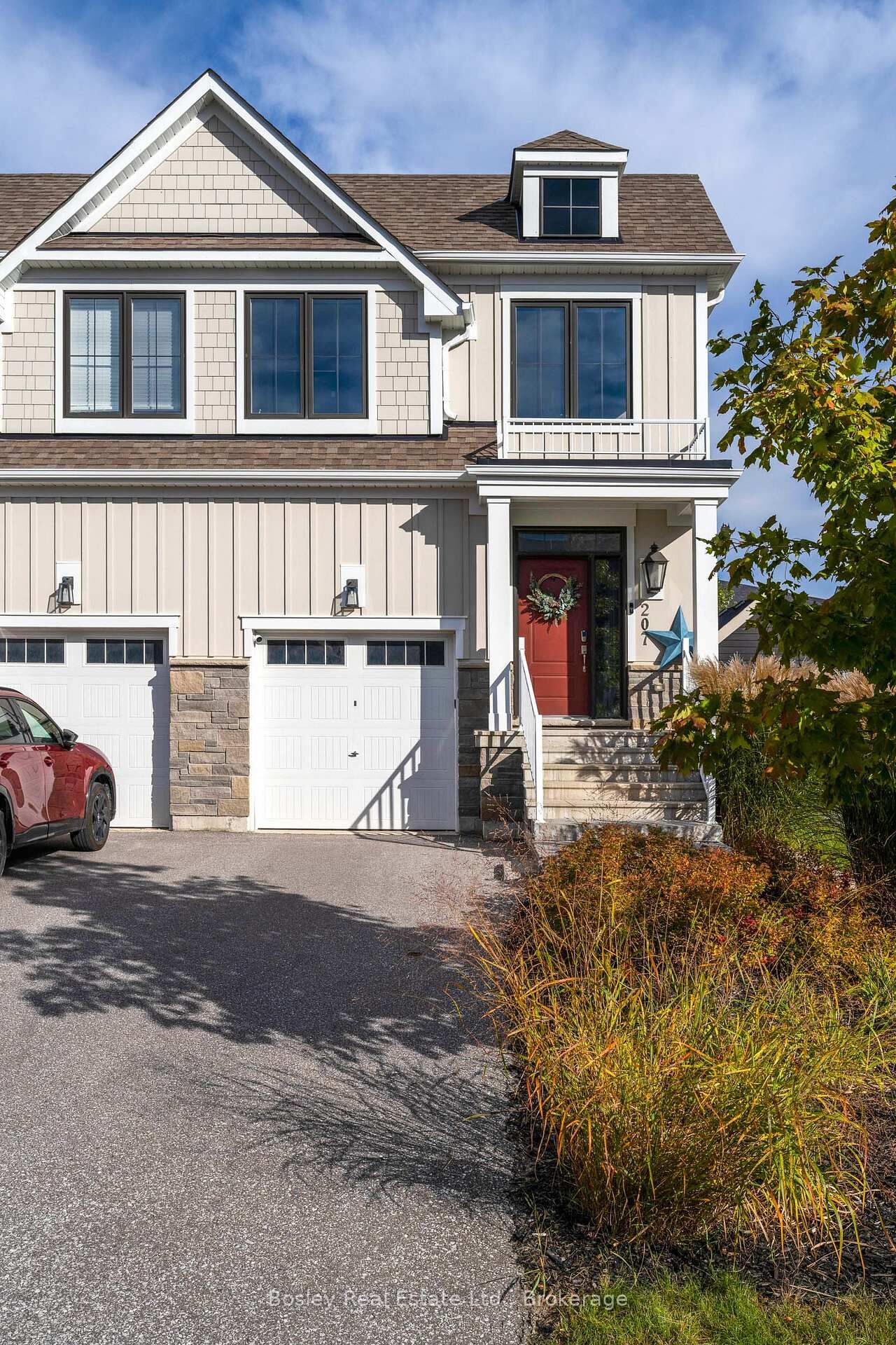 Property Photo:  207 Courtland Street  ON L9Y 4E2 