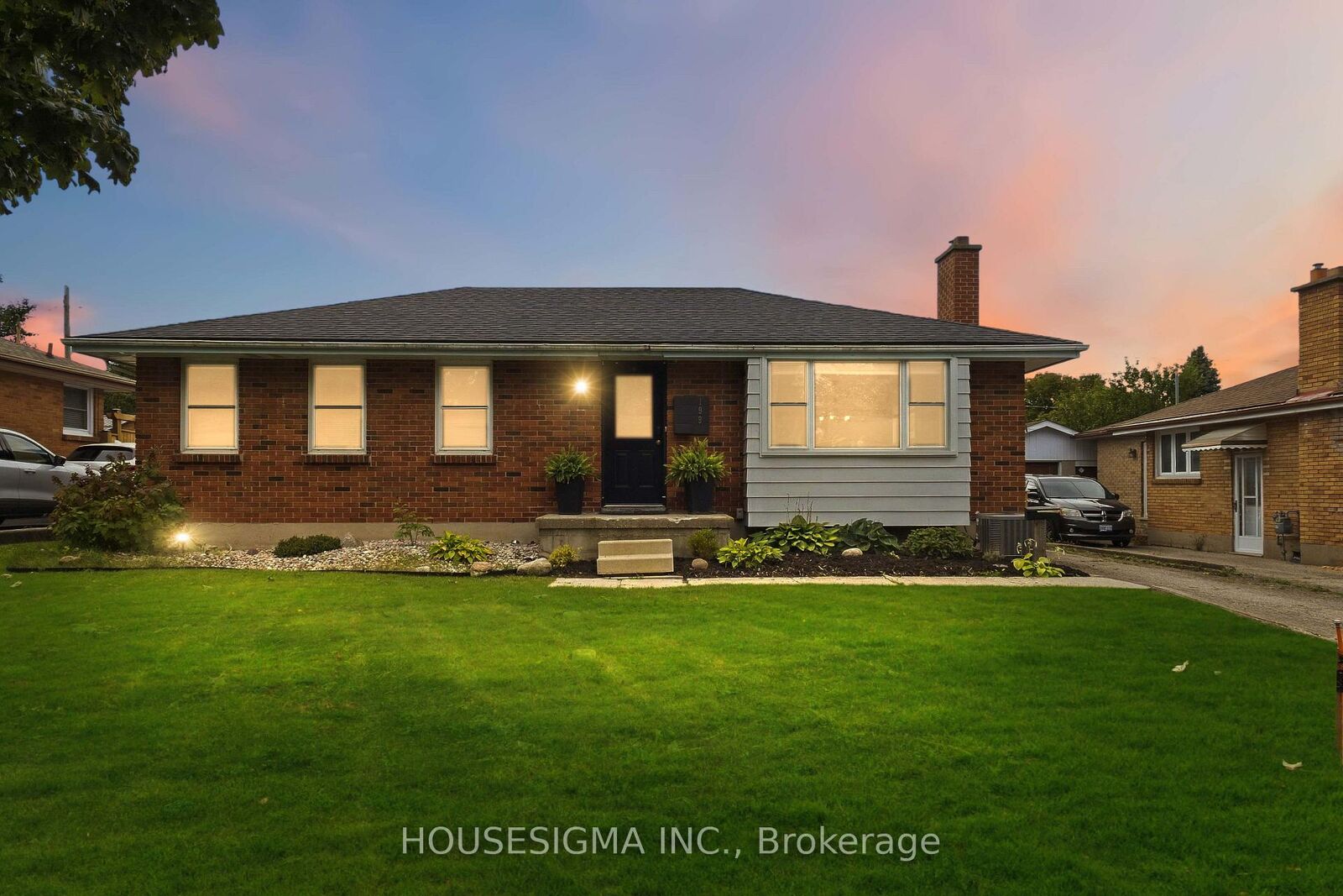 Property Photo:  199 Burlington Street  ON N5Z 3V9 