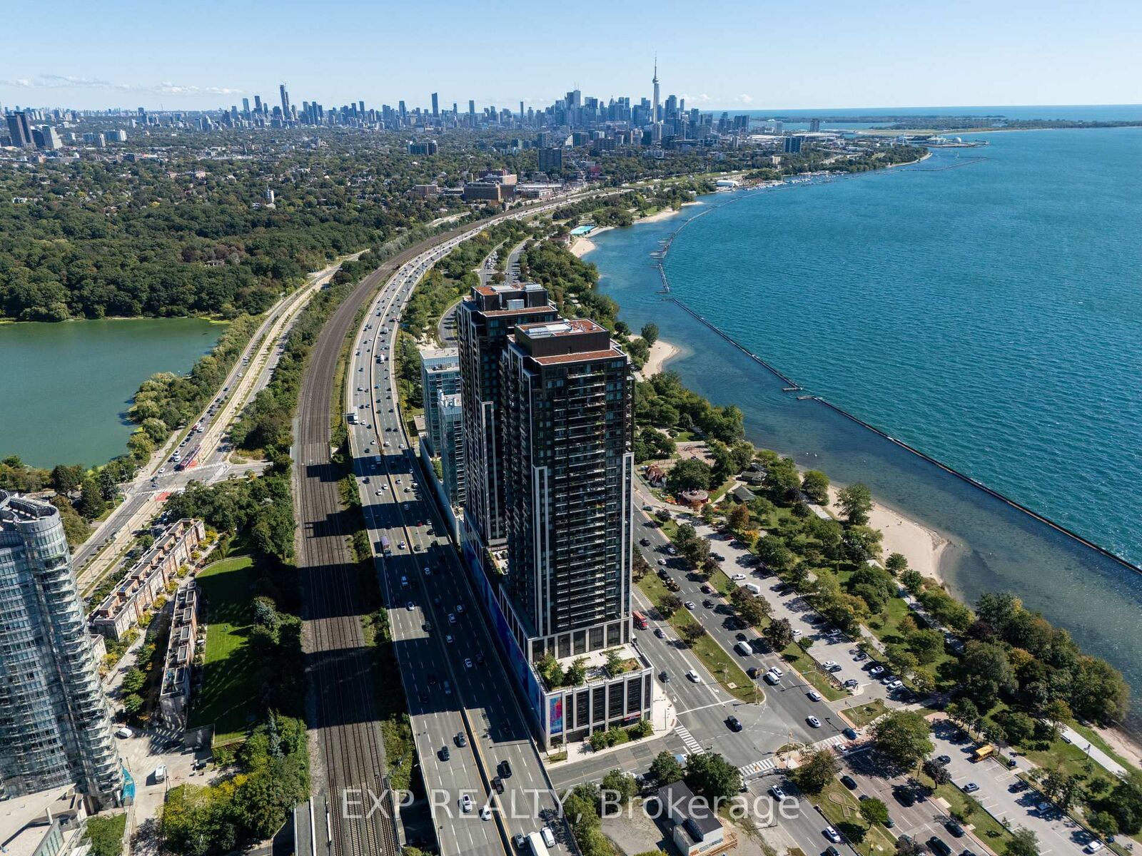 Property Photo:  1928 Lake Shore Boulevard W 1712  ON M6S 0B1 