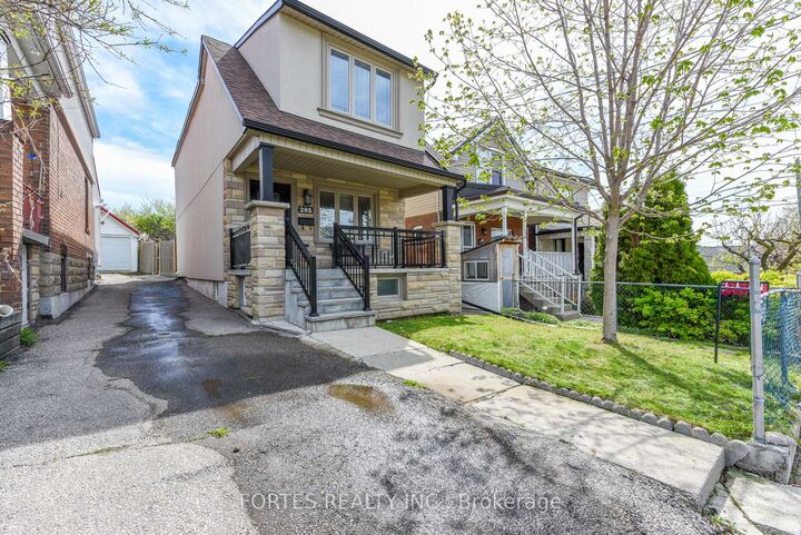 Property Photo:  285 Gilbert Avenue  ON M6E 4W8 