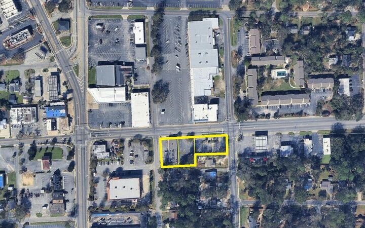 Property Photo:  601 Park Ave  GA 31602 