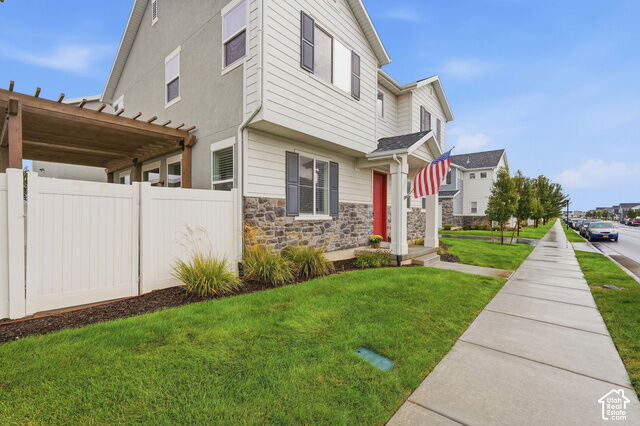Property Photo: 1932 W Parkview Dr UT 84075