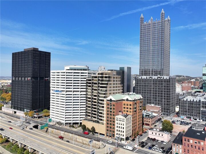 Property Photo:  151 Fort Pitt Blvd 1402  PA 15222 