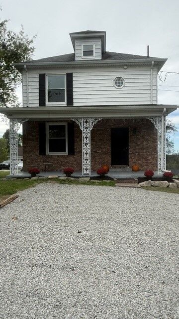 Property Photo: 864 Clay Pike PA 15642