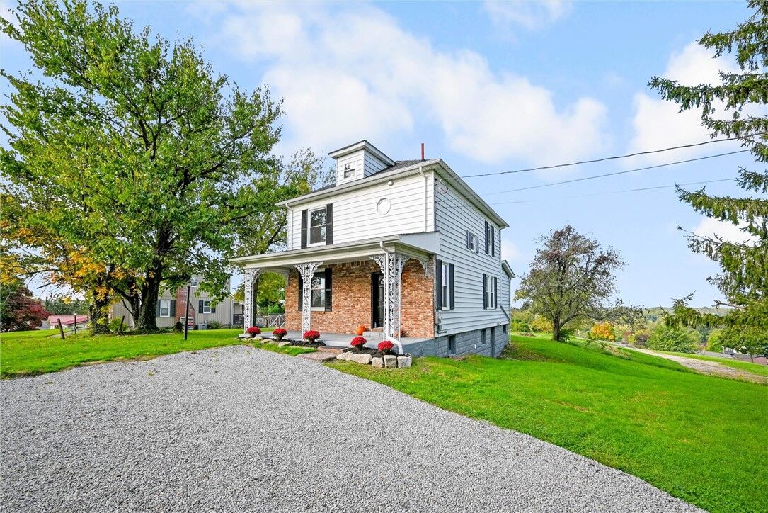 Property Photo:  864 Clay Pike  PA 15642 