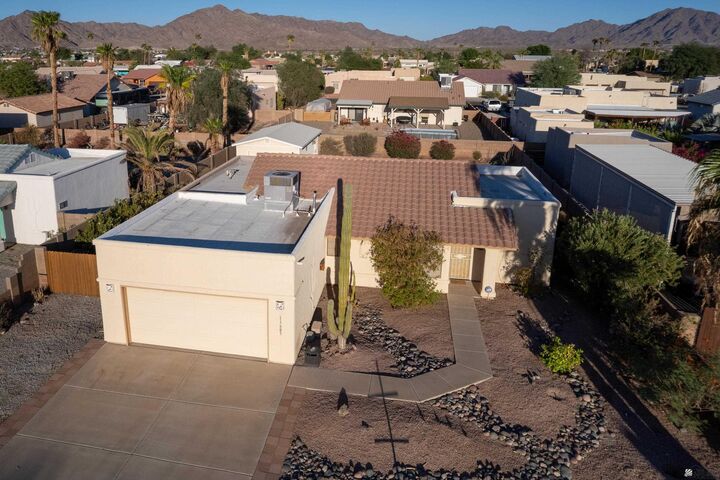 Property Photo: 11605 S Glenwood Ave AZ 85367