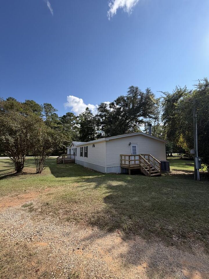 Property Photo:  162 Century Road W  GA 31763 