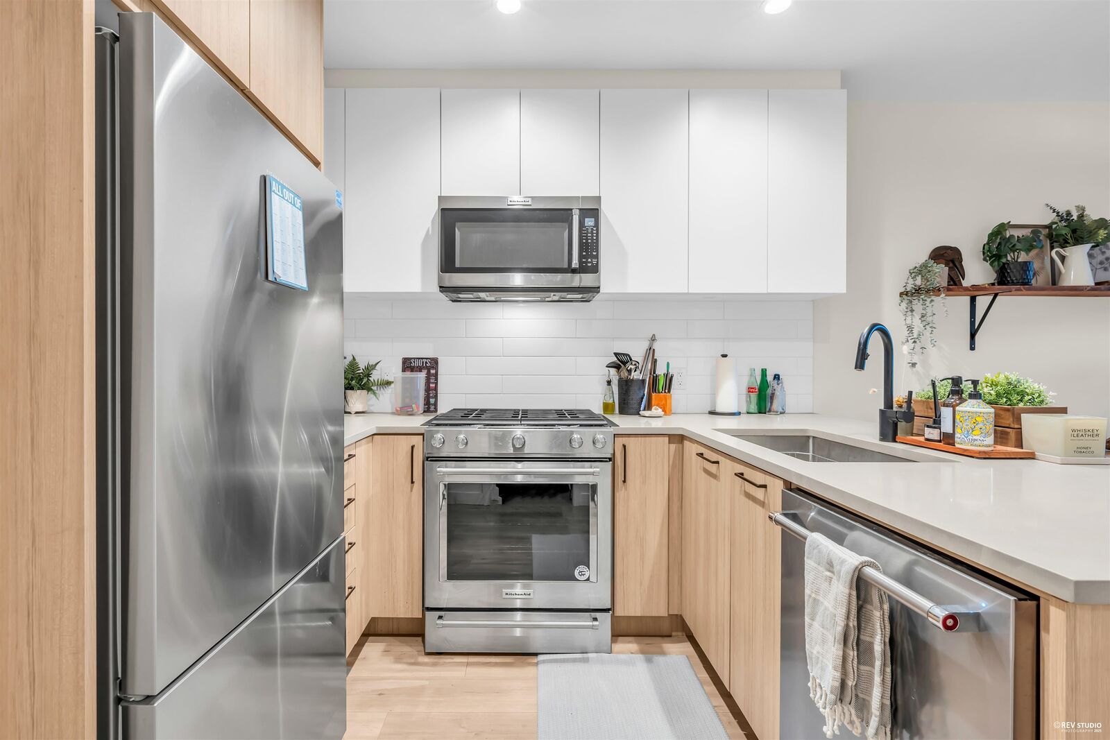Property Photo: 707 Como Lake Avenue 113 BC V3J 0J5