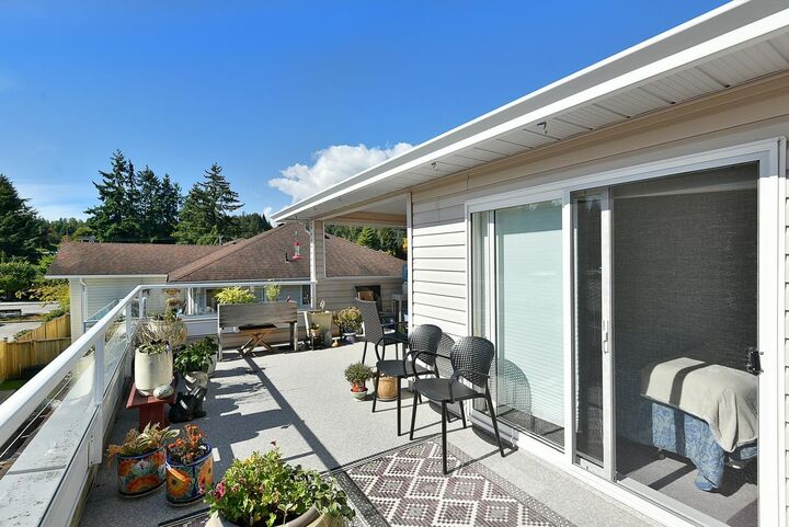 Property Photo:  5610 Trail Avenue 24  BC V7Z 0H8 