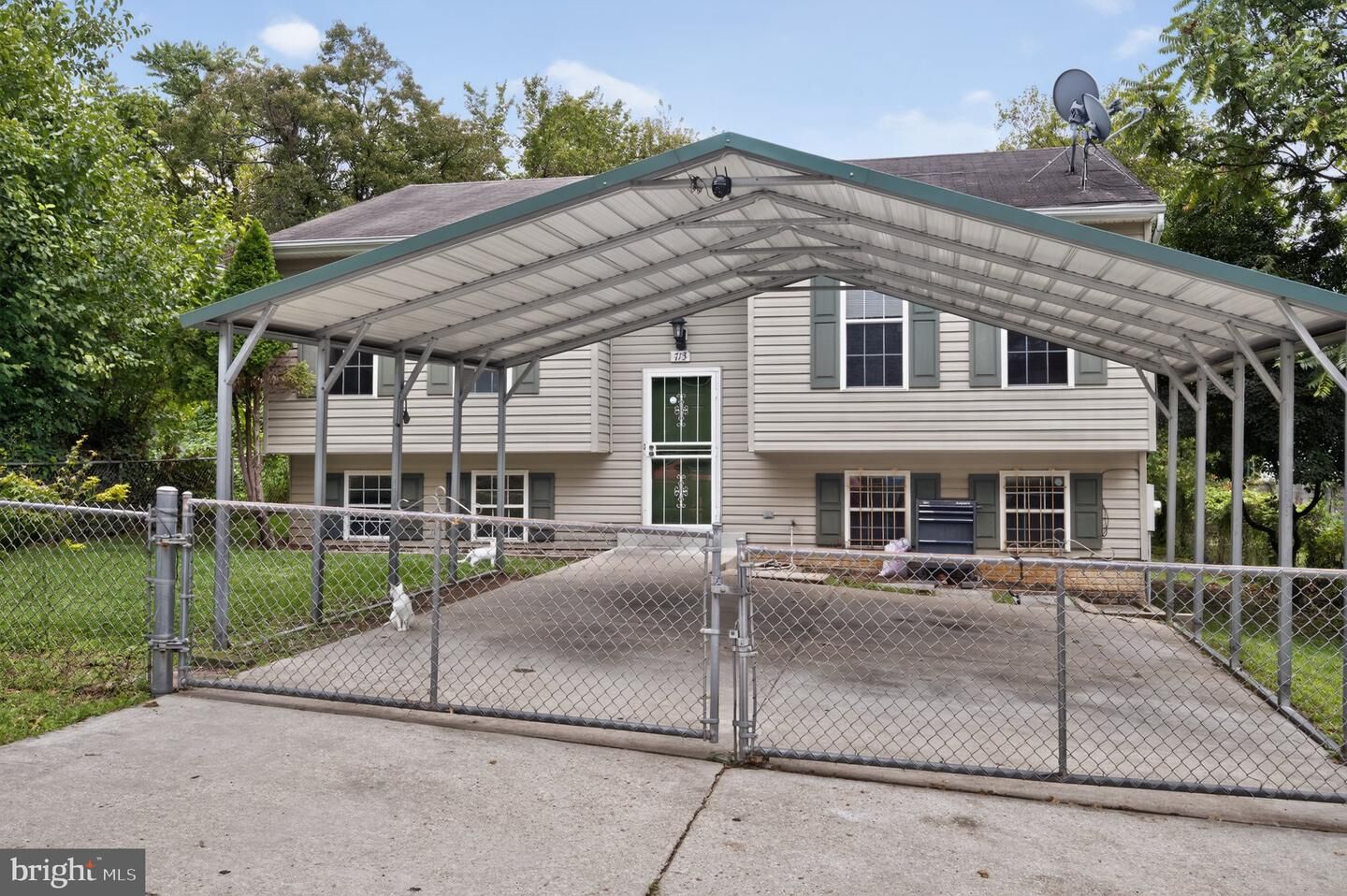 Property Photo: 713 60th Avenue MD 20743