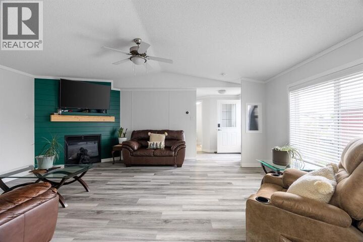 Property Photo:  224 Clausen Crescent  AB T9K 2H7 