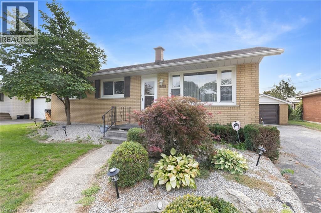 Property Photo:  128 First Avenue  ON N4B 1G3 