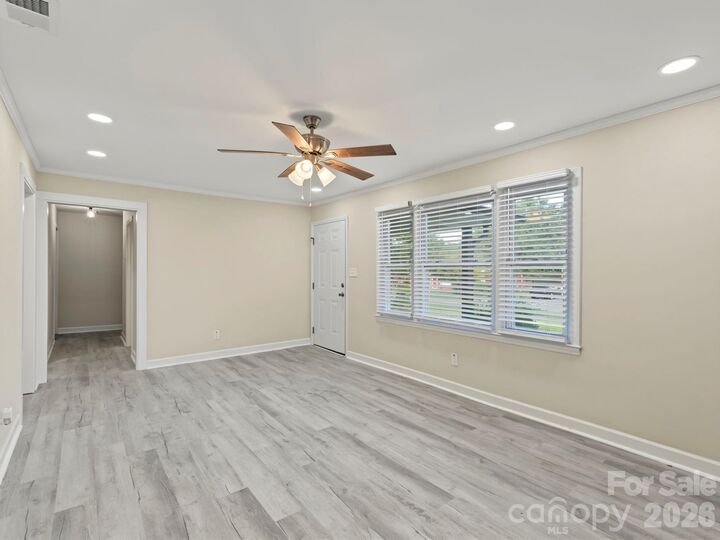 Property Photo:  512 Villa Street  NC 28083 