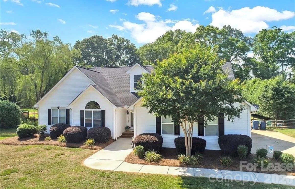 Property Photo:  212 Northchase Drive  NC 28027 