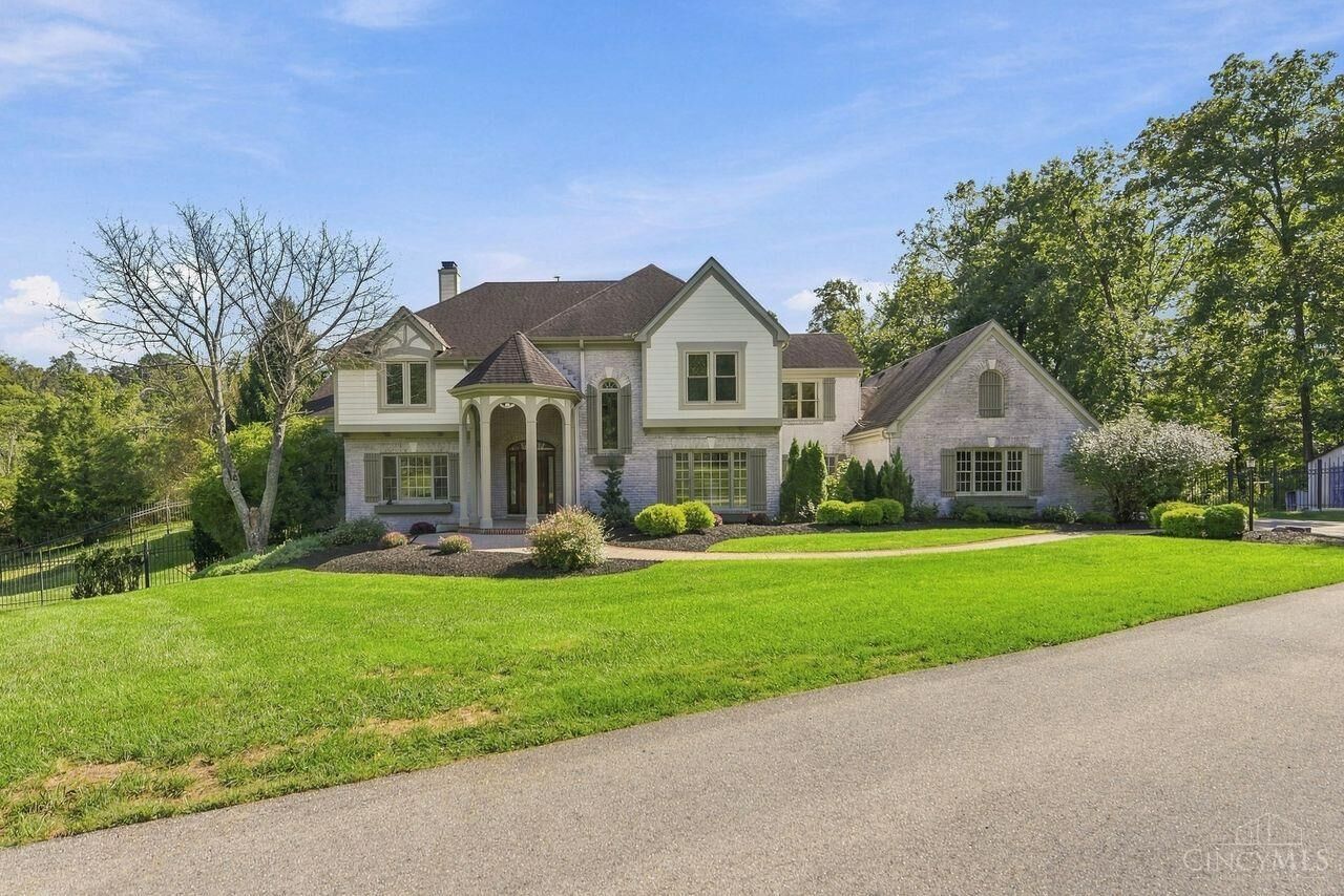 Property Photo:  8575 Sleepy Hollow Drive  OH 45243 