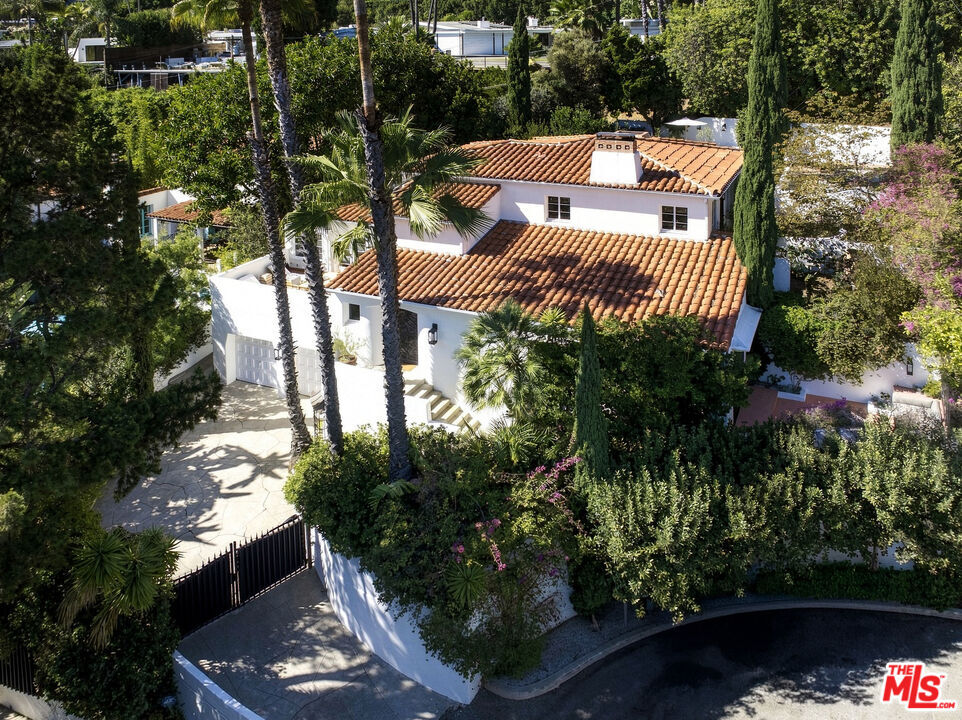 Property Photo: 8855 St Ives Dr CA 90069