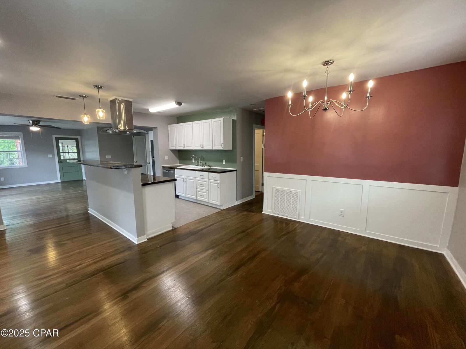 Property Photo:  1431 W 11th Street  FL 32401 