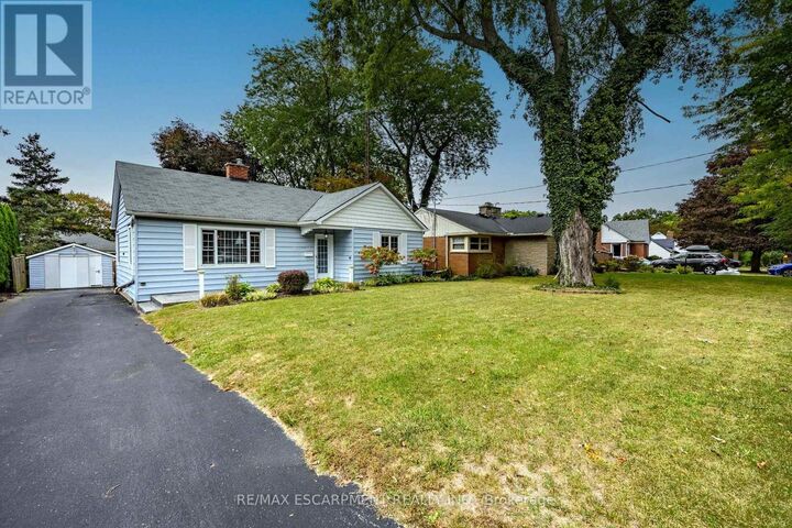 Property Photo:  30 Gibson Drive  ON N3Y 3L3 