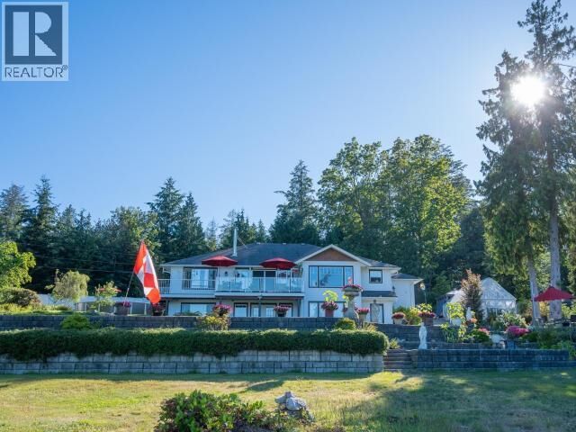 Property Photo:  2108 Mahood Road  BC V8A 0L3 