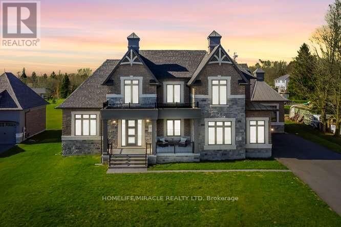 Property Photo:  61 Bonnie Brae Court  ON L9L 1V1 