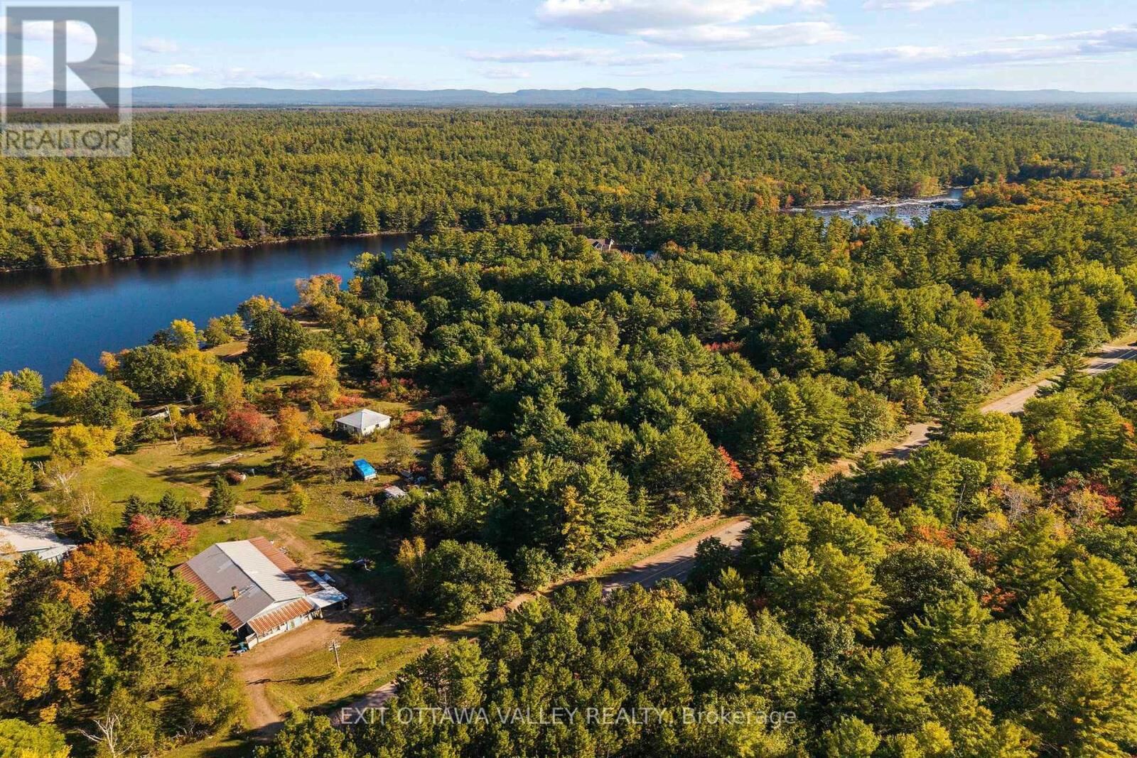 Property Photo:  1060B Rantz Road  ON K8H 2W8 