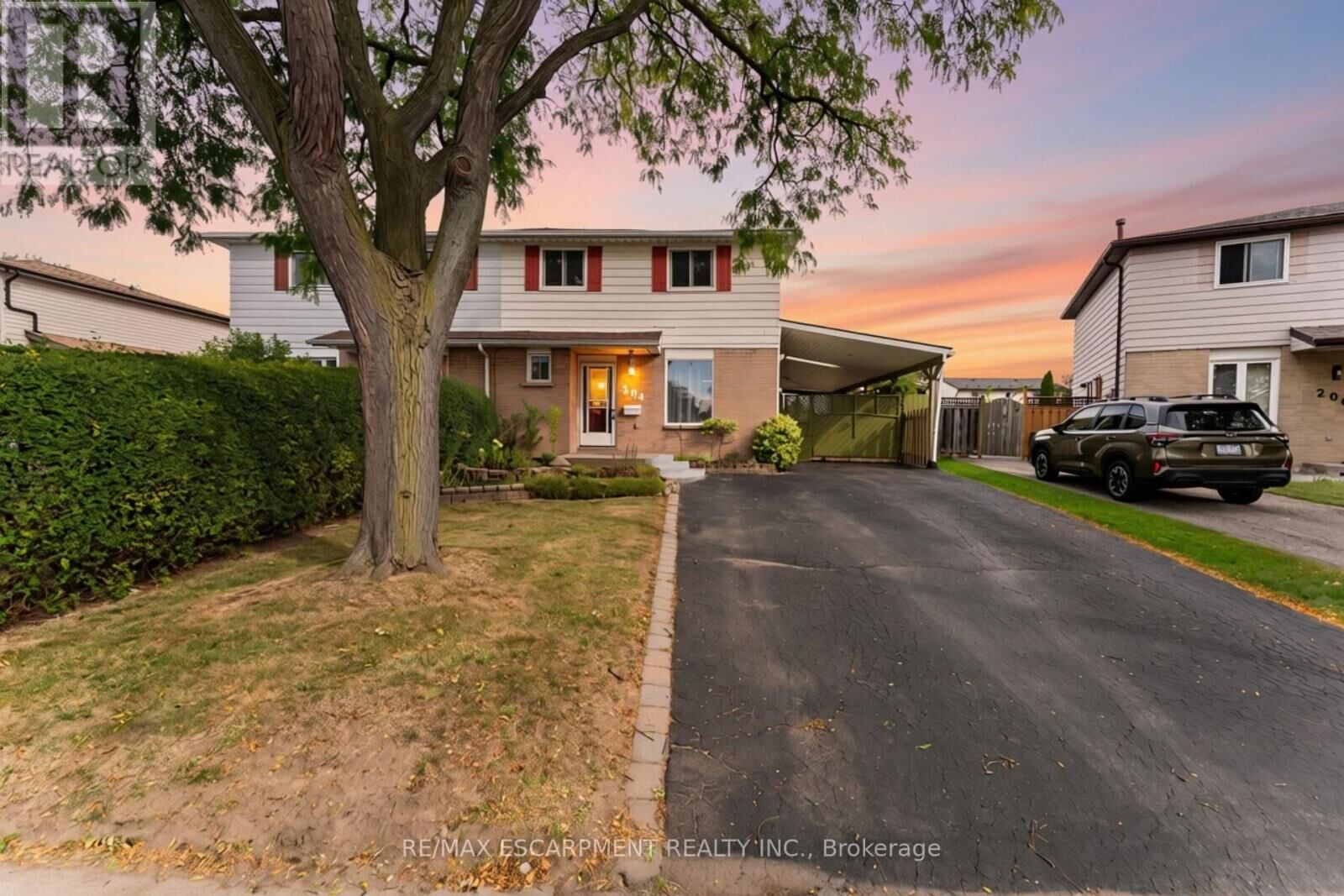 Property Photo: 204 Birchcliffe Crescent ON L8T 4K9