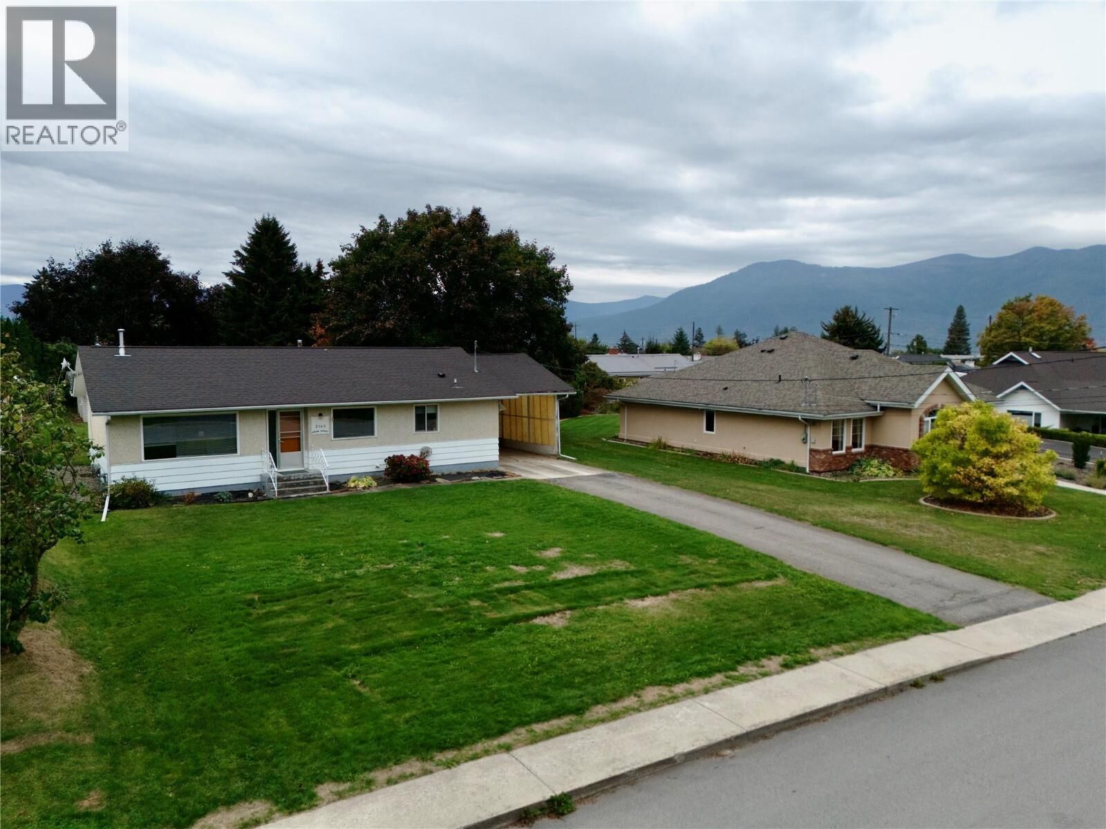 Property Photo:  2109 Cedar Street  BC V0B 1G5 