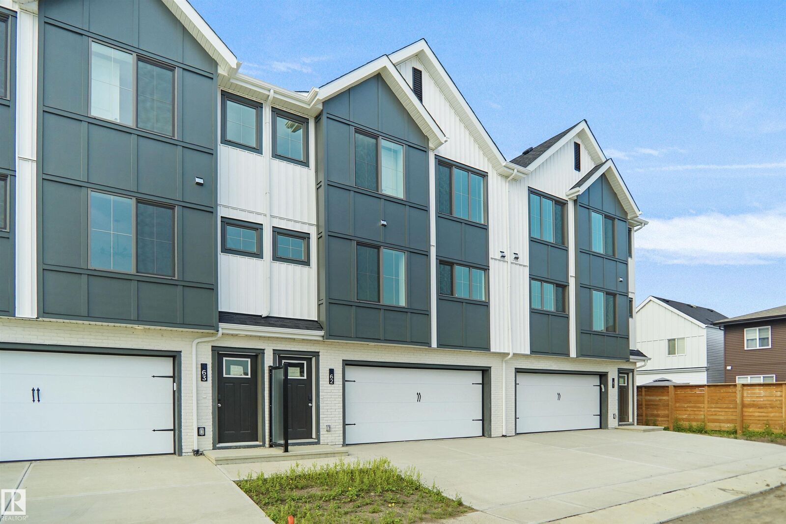 Property Photo:  17319 5 Street NE 70  AB T5Y 4G1 